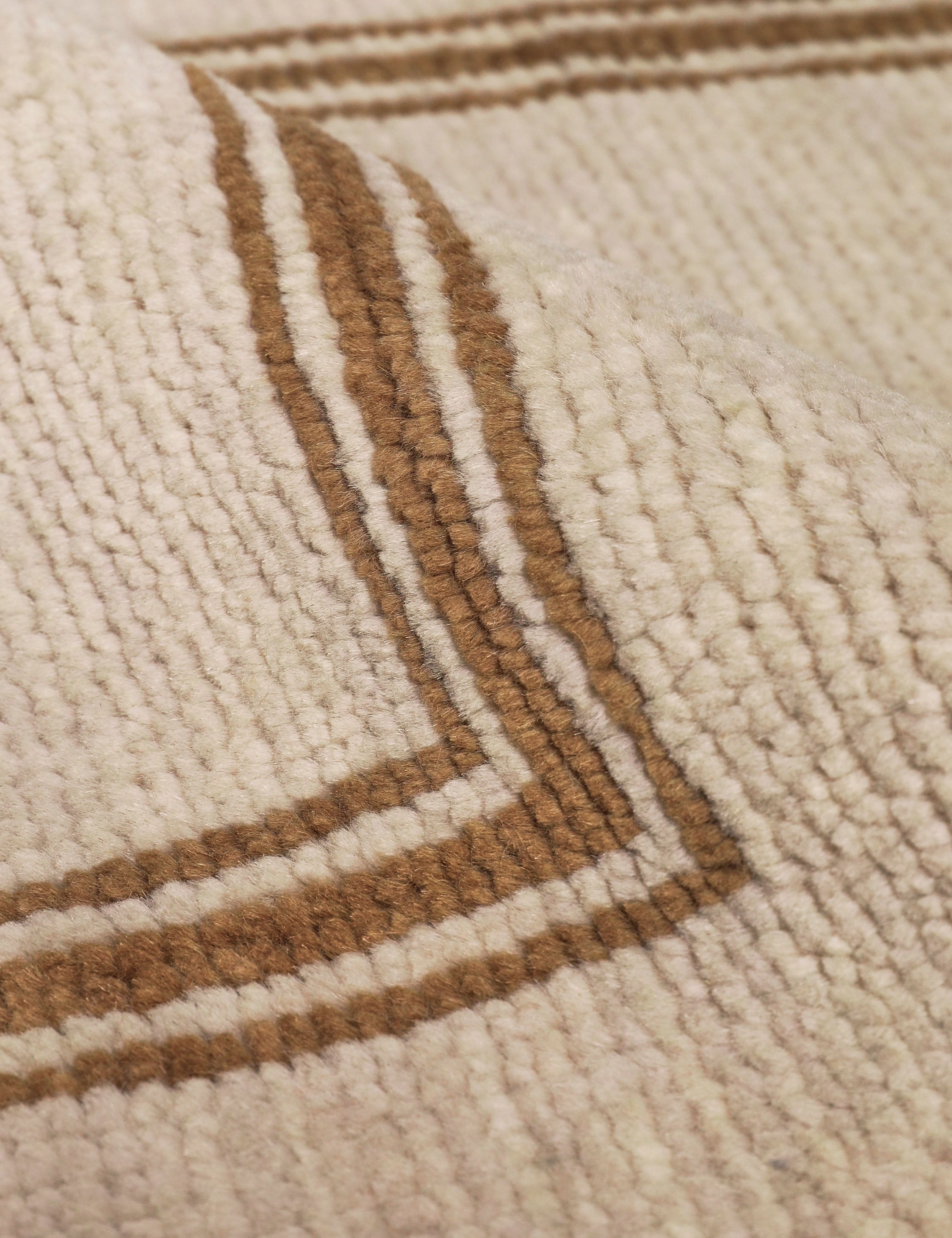 Safir Hand-Knotted Wool Rug