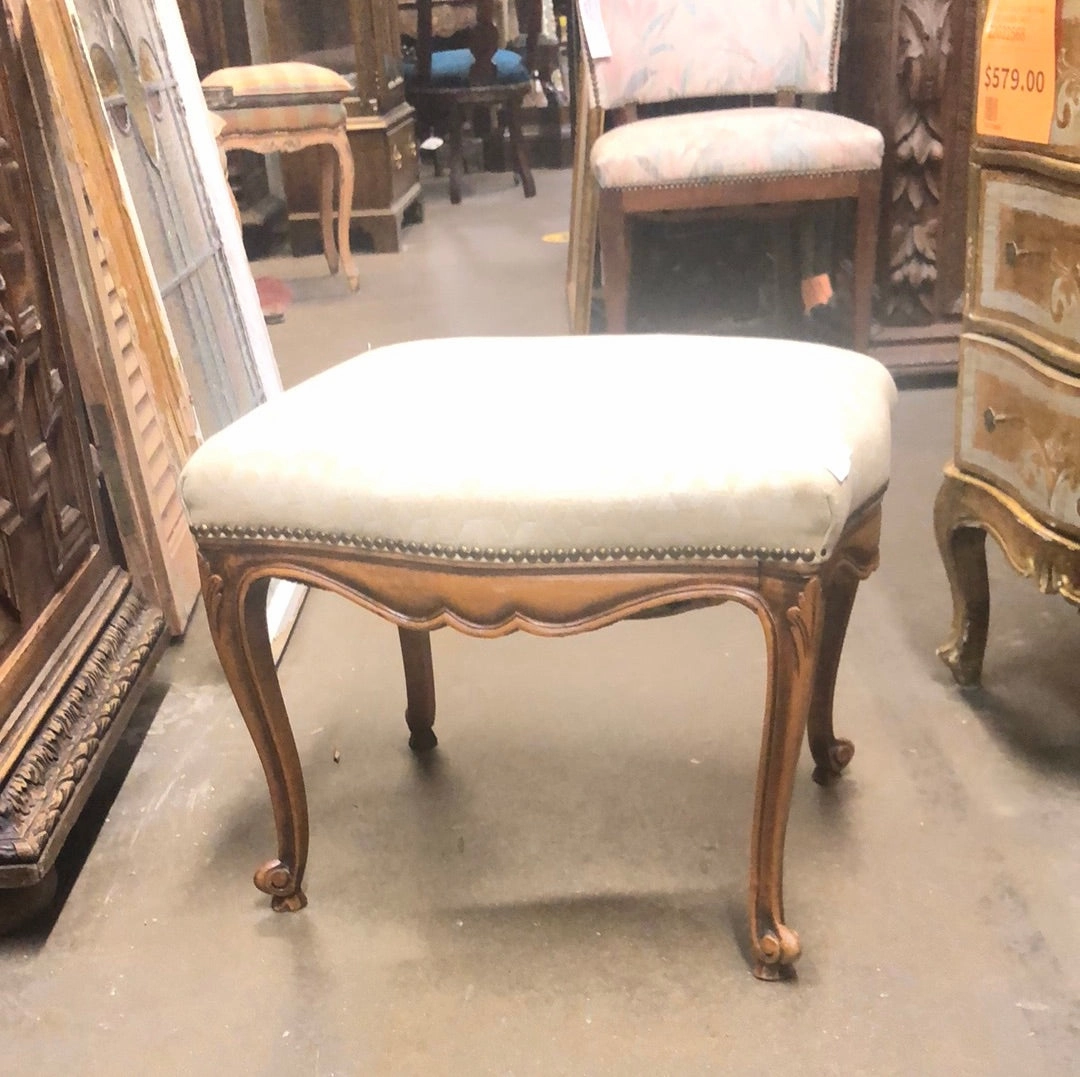 SMALL LOUIS XV VANITY STOOL