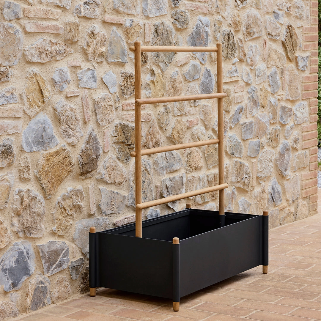 Sticks Outdoor Planter w/ Rack