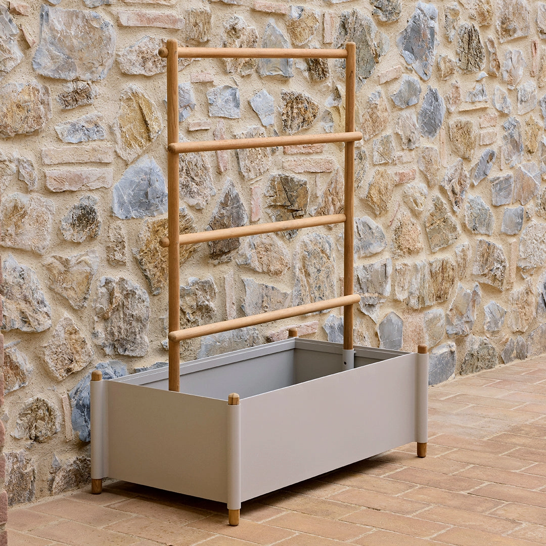 Sticks Outdoor Planter w/ Rack