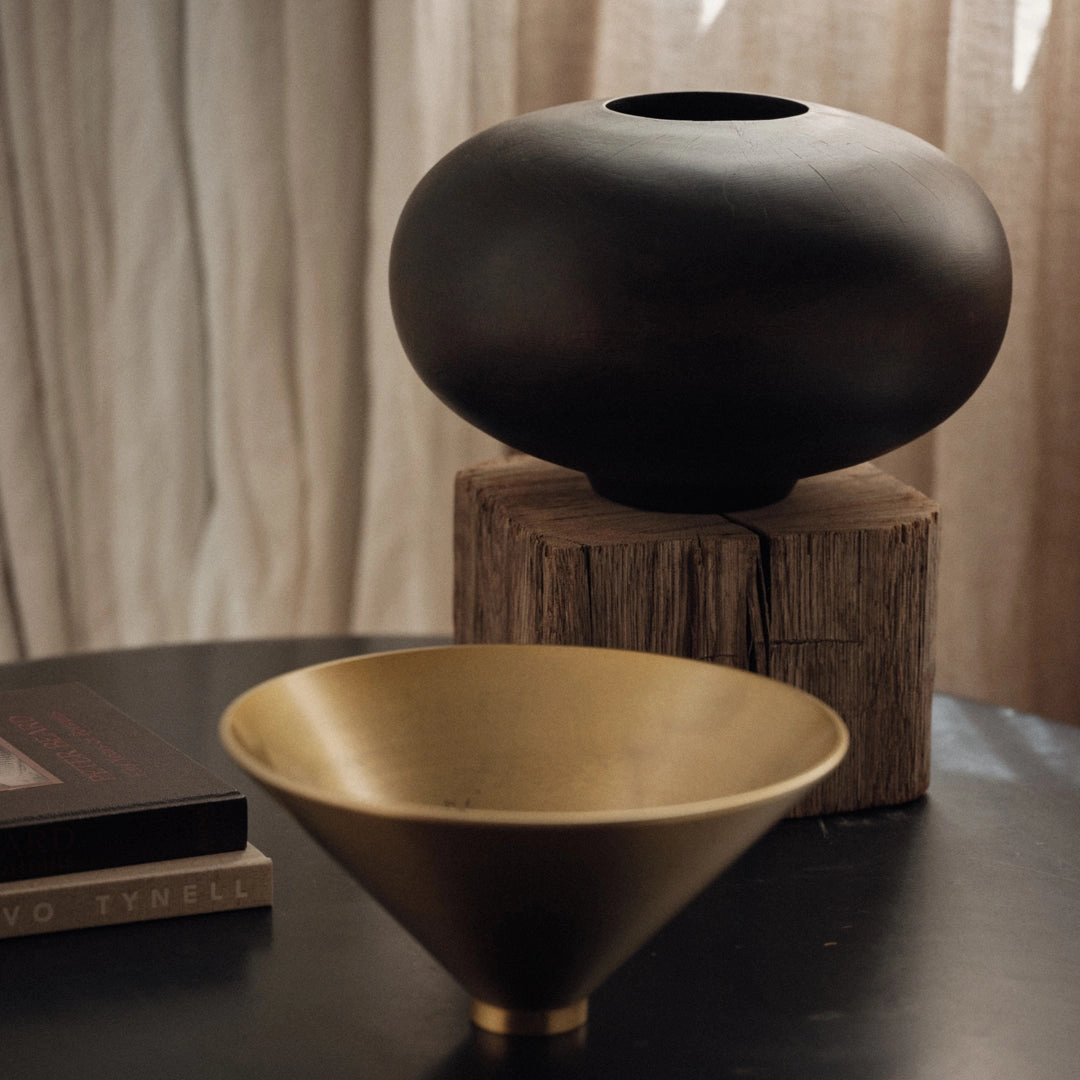 Surround Vase