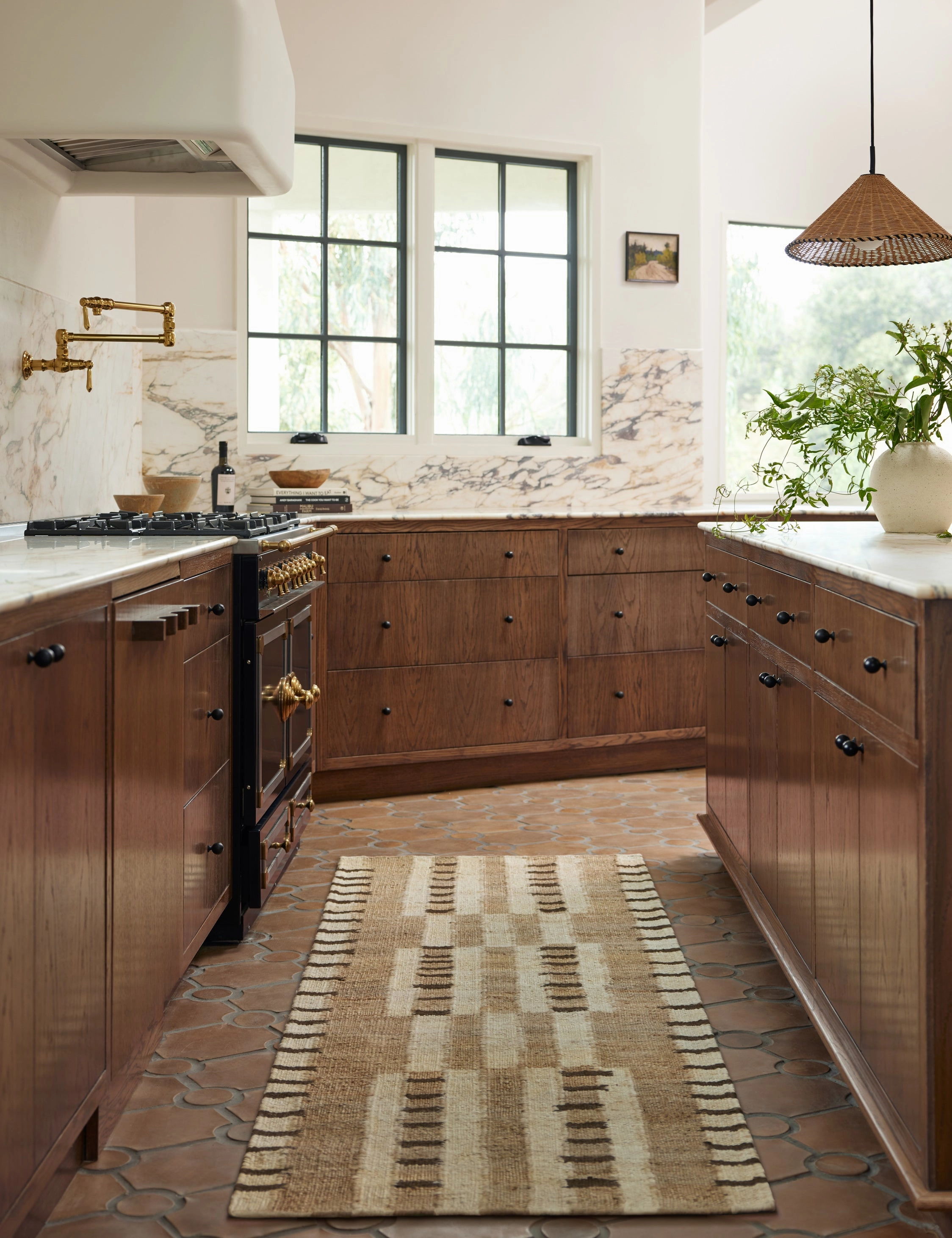 Tempo Flatweave Jute Rug by lan Byrd
