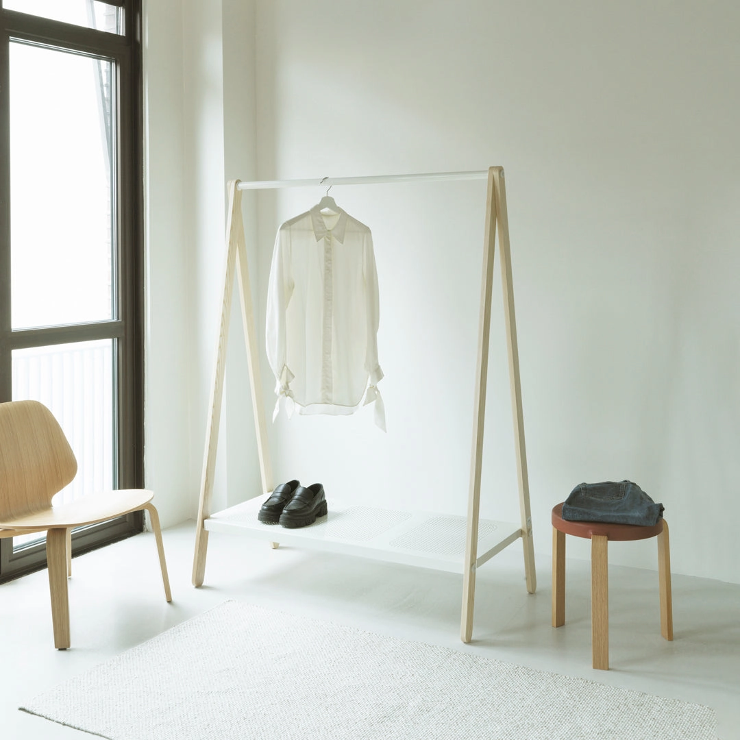 Toj Clothes Rack