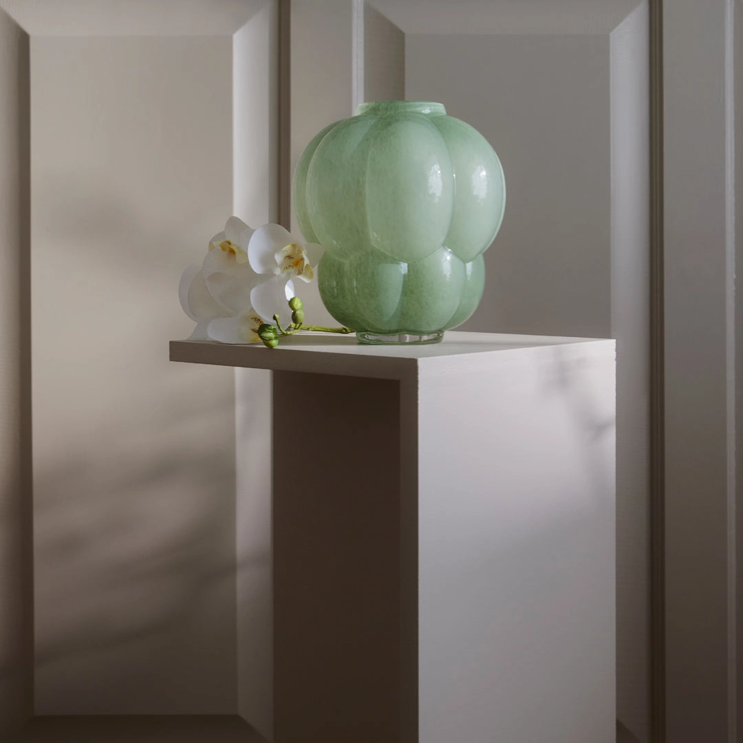 Uva Vase