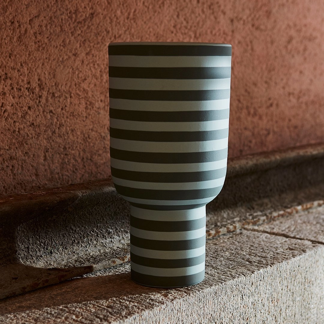 Varia Sculptural Vase (Order Quantity: 2)
