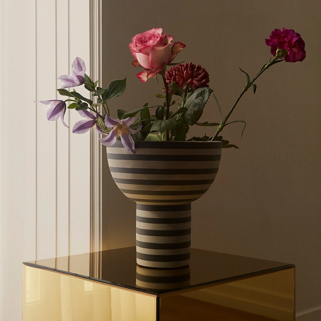 Varia Sculptural Vase (Order Quantity: 2)