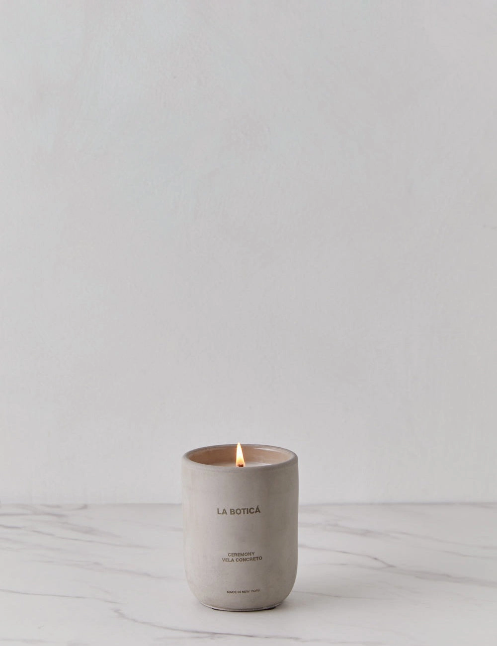Vela Concreto Candle by La Botic decorative tabletop item