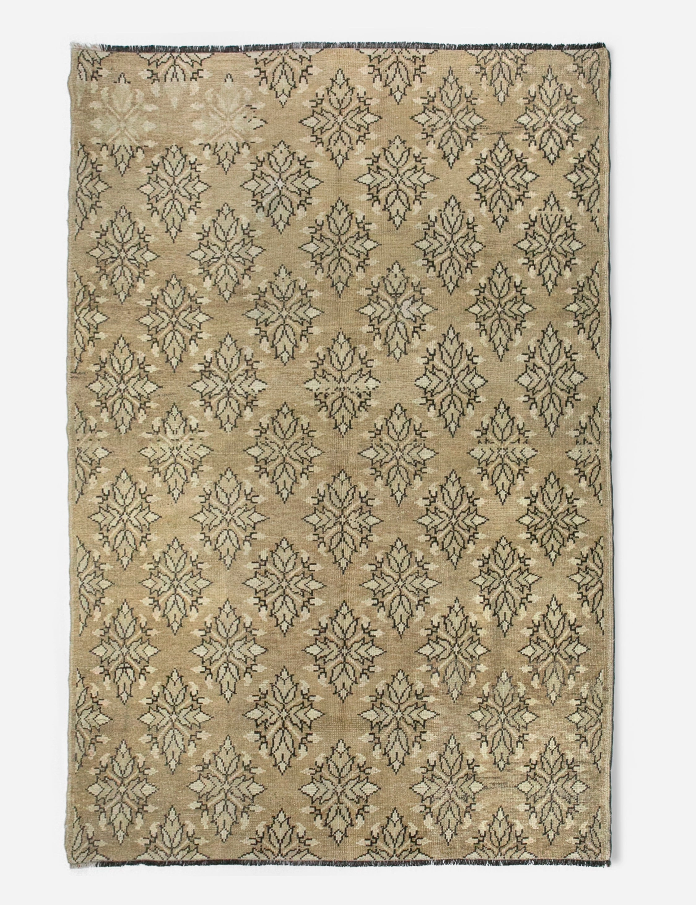 Vintage Turkish Hand-Knotted Wool Rug No. 370, 5'1" x 7'4" trendy fashion rug