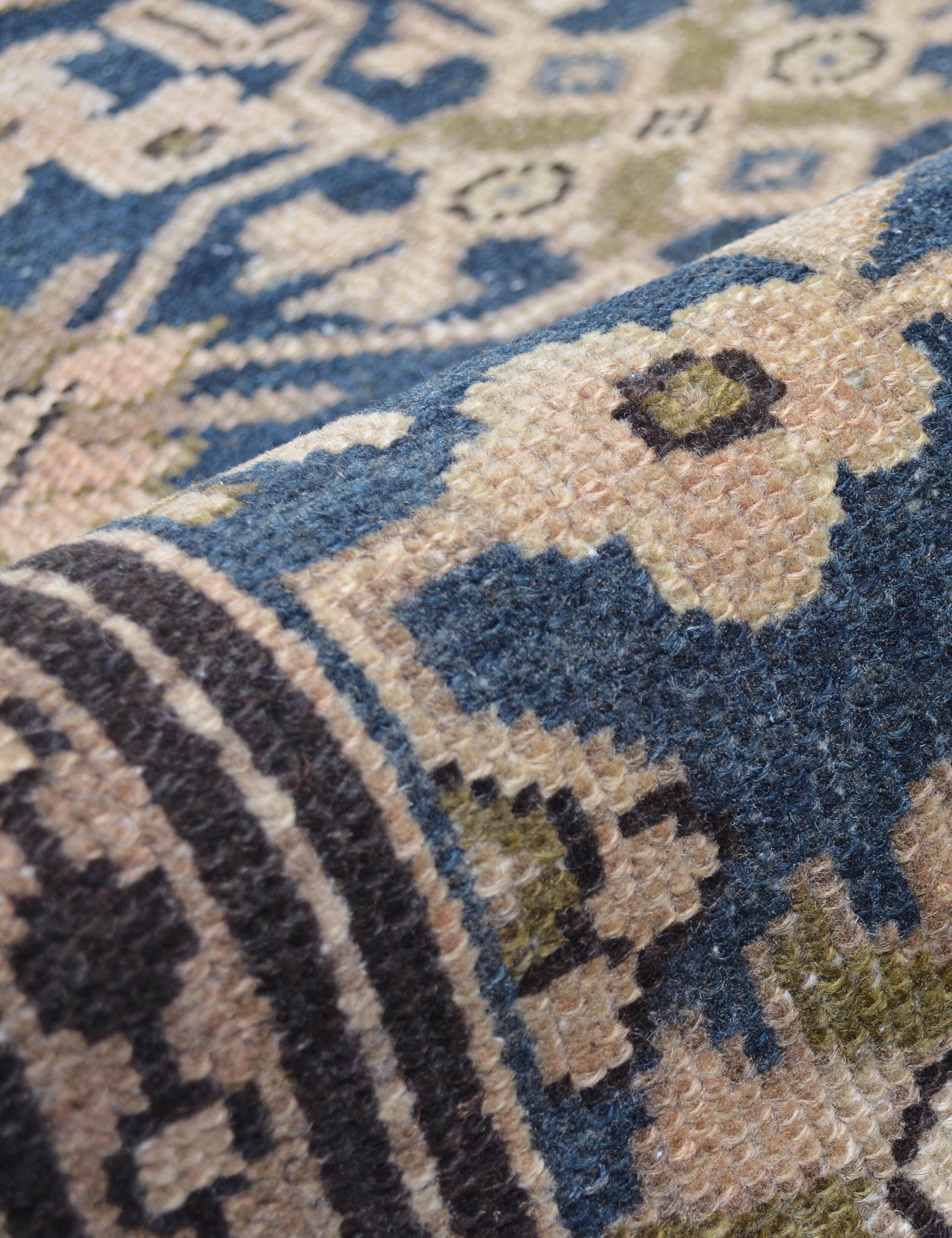 Vintage Turkish Hand-Knotted Wool Runner Rug No. 260, 2'10" x 9'3"