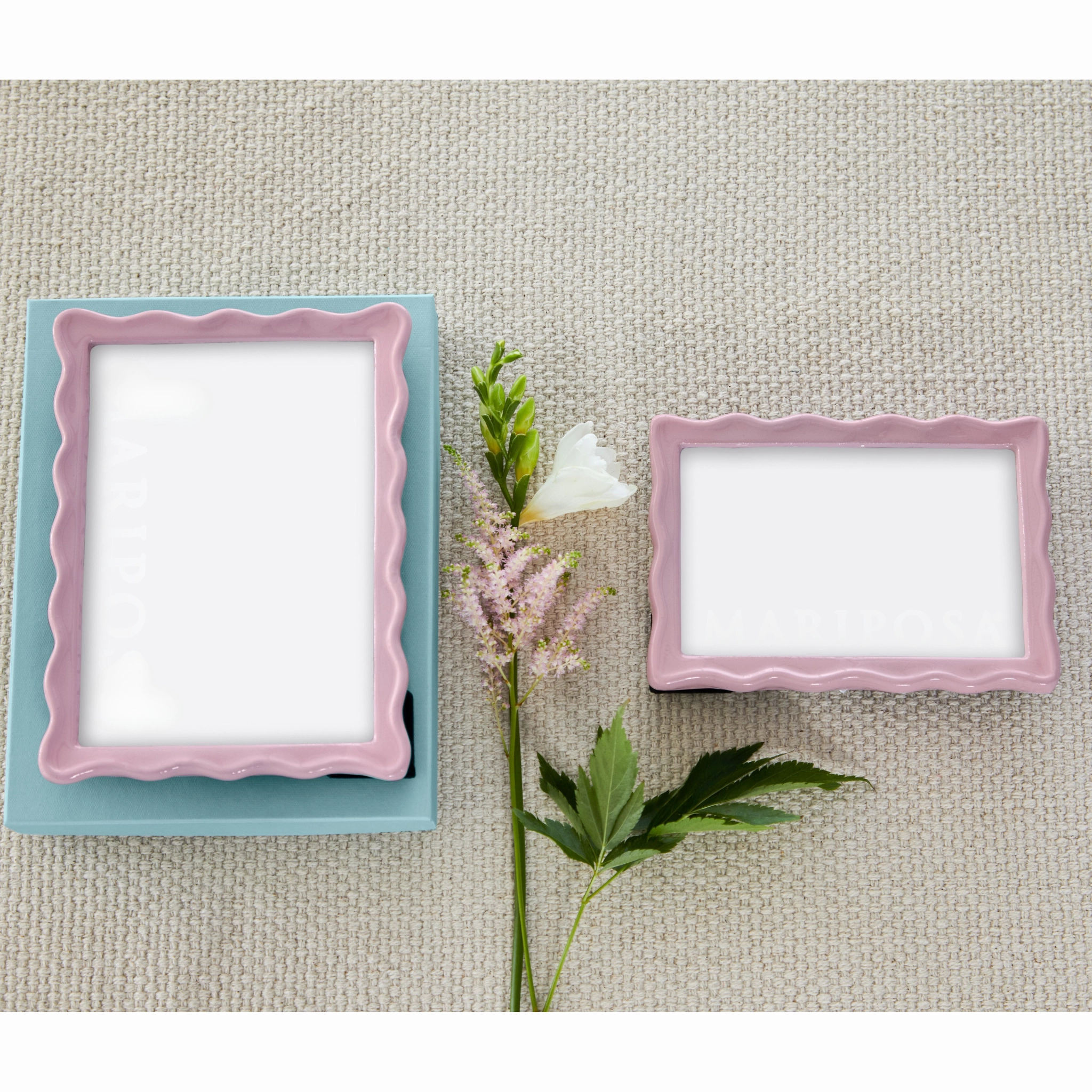 Wavy Frame