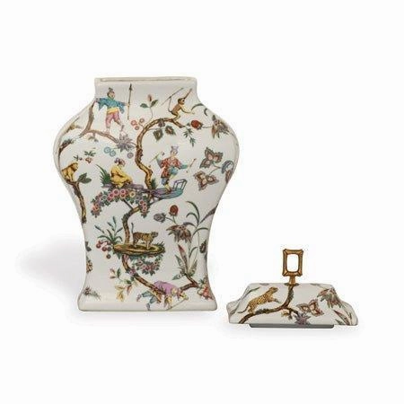 White & Gold Porcelain Chinoise Exotique Jar With Lid