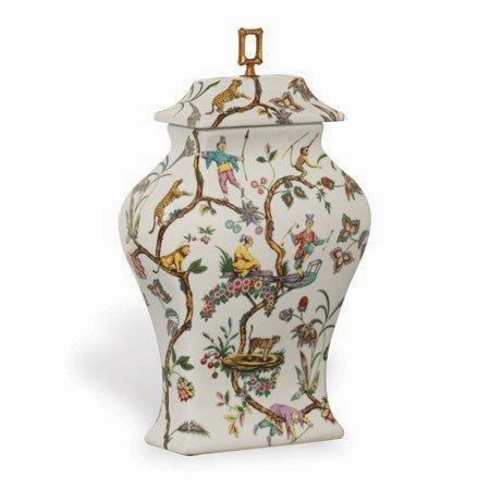 White & Gold Porcelain Chinoise Exotique Jar With Lid