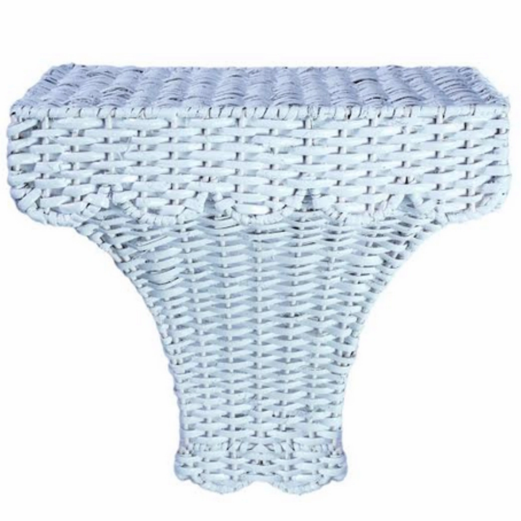White Scalloped Wicker Bracket home display ornament